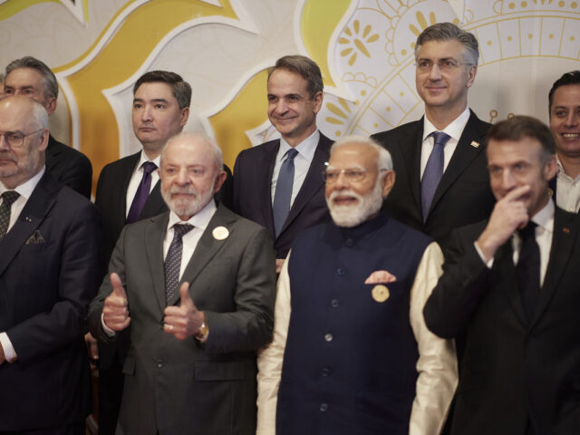 Σύνοδος για την ΤΝ στην Ινδία: Έκκληση για παγκόσμια πρόσβαση, κανόνες και δίκαιη κατανομή των οφελών