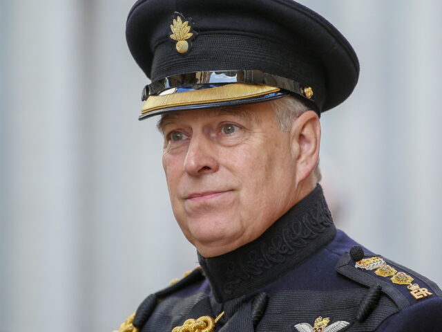 Βρετανία: Κατηγορίες για διαρροή διαβαθμισμένων εγγράφων σε βάρος του Άντριου Μαουντμπάτεν-Ουίνδσορ