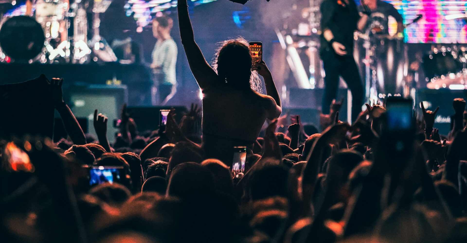 Release Athens: 10 χρόνια ιδρώτας, δάκρυα και σινγκαλόνγκ μέχρι την Αίγινα