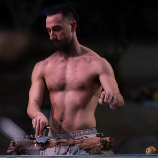 Ευθύμιος Μοσχόπουλος: «Σε κάθε έργο στο οποίο έχω υπάρξει, κουβαλάω το σώμα μου ως αρχείο»