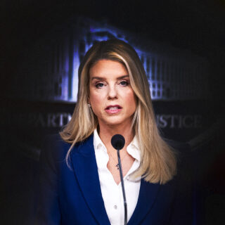 Epstein Files: Το παραλήρημα συγκάλυψης της Pam Bondi στο αμερικανικό Κογκρέσο