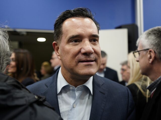 Ένταση στο νοσοκομείο Νίκαιας με αφορμή την επίσκεψη Άδωνι Γεωργιάδη [ΒΙΝΤΕΟ]