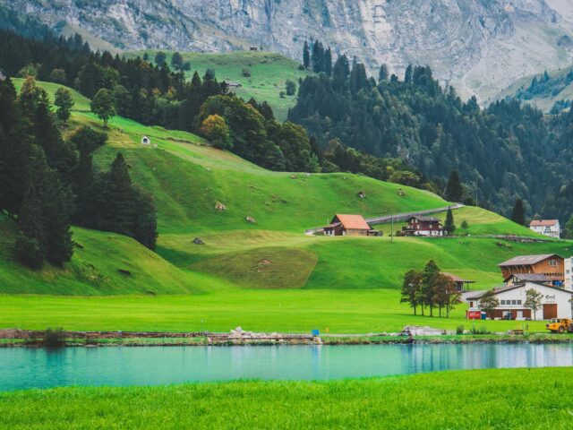 Η Ελβετία θα πάει σε δημοψήφισμα για το αν θα επιβάλει πλαφόν στον πληθυσμό της