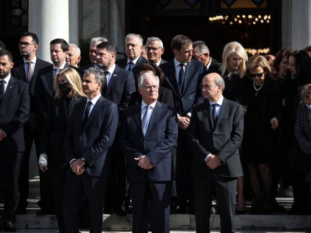 Σε κλίμα συγκίνησης το τελευταίο αντίο στην Ελένη Γλύκατζη-Αρβελέρ