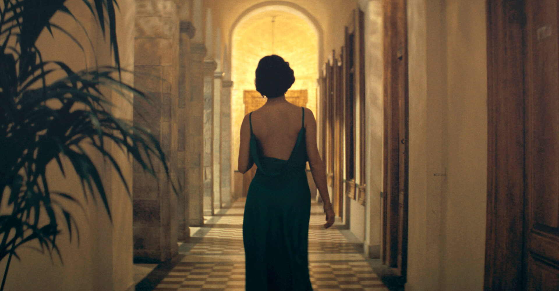 Είδα τη Μεγάλη Χίμαιρα και θυμήθηκα τη μελωδία που τραγουδάει η καρδιά της Emmanuelle