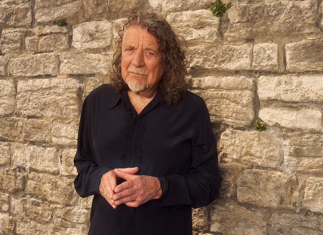 Ο Robert Plant στη σκηνή του Λόφου της Σάνης