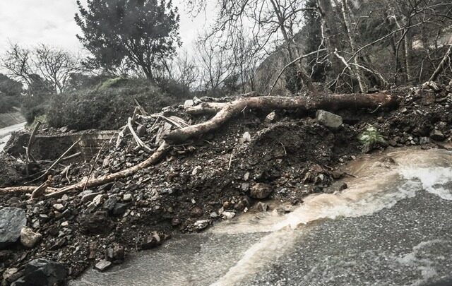 Υποχώρησε επαρχιακός δρόμος στα Τζουμέρκα
