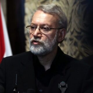 Αλί Λαριτζανί: Η Τεχεράνη θα δώσει σε ΗΠΑ και Ισραήλ ένα “μάθημα που θα τους μείνει αξέχαστο”