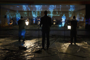 Γιώργος Δρίβας: «Βρίσκω τρομερά ενδιαφέρον ένα έργο βασισμένο στην Τεχνητή Νοημοσύνη να προκαλεί σε τόσους θεατές συγκίνηση»