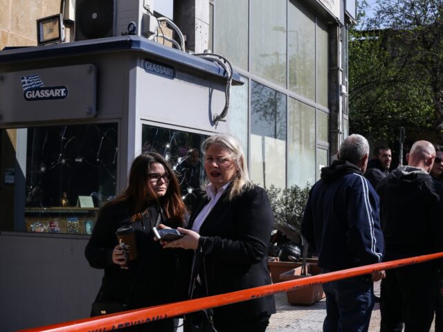 Παραδόθηκε στο ΑΤ Πεύκης η Ελένη Ζαρούλια