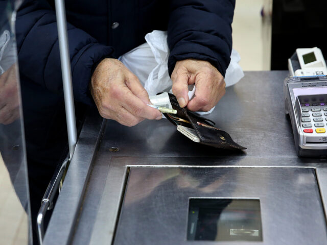 Σχεδόν ένας στους τρεις σε κίνδυνο φτώχειας ή αποκλεισμού