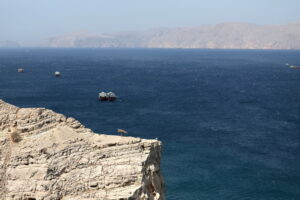 Τελεσίγραφο 48 ωρών Τραμπ προς Ιράν για να ανοίξει το Στενό του Ορμούζ