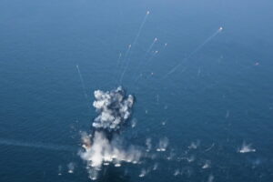 Το Ιράν απειλεί με πλήρες κλείσιμο του Ορμούζ