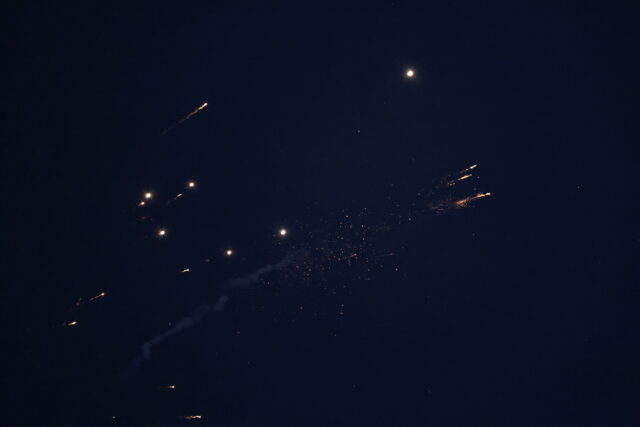 Ομοβροντία ιρανικών πυραύλων εναντίον του Ισραήλ – Νέα ισραηλινά πλήγματα στο Ιράν