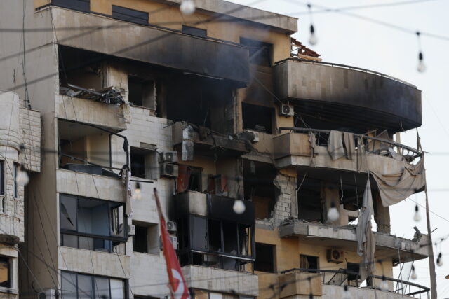 Το Ισραήλ σφυροκοπά το Ιράν και τον Λίβανο