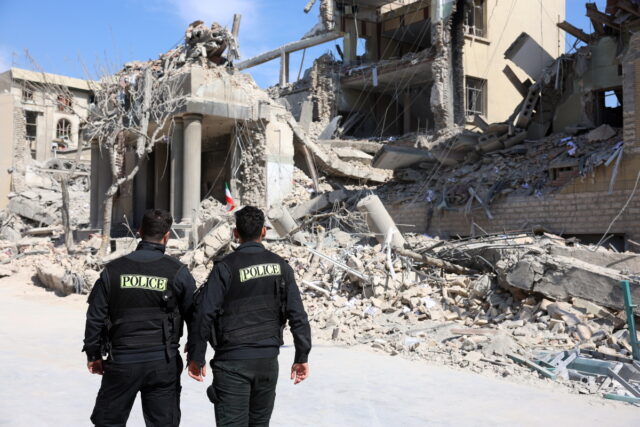 Νέο «ευρύ κύμα πληγμάτων» στην πρωτεύουσα του Ιράν εξαπολύει το Ισραήλ