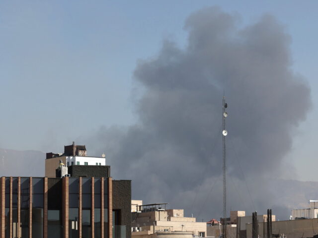 Ιράν: Ισχυρές εκρήξεις συγκλόνισαν το πρωί την Τεχεράνη