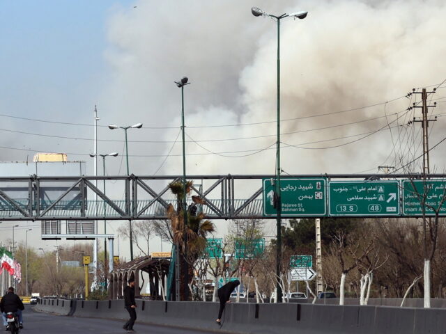 Το Ιράν κατηγορεί το Ισραήλ και τις ΗΠΑ ότι στοχοθετούν εσκεμμένα ζώνες αμάχων