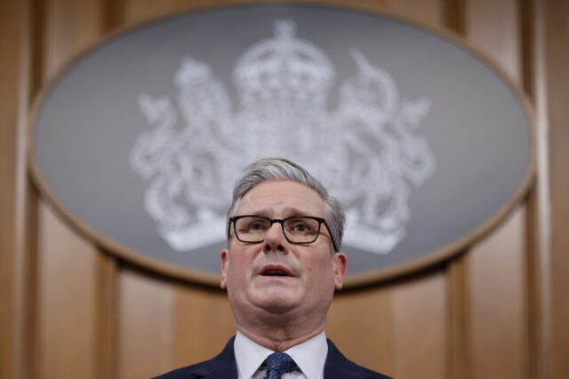 Αύριο αναμένονται στην Κύπρο δύο βρετανικά ελικόπτερα