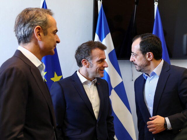 Ολοκληρώθηκε η τριμερής συνάντηση Μητσοτάκη, Μακρόν και Χριστοδουλίδη