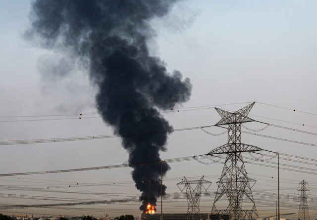 ΗΑΕ: Επίθεση με drone προκάλεσε φωτιά στην πετρελαϊκή ζώνη της Φουτζάιρα