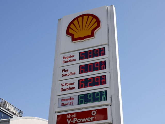 Ξεπέρασε τα 100 δολάρια το αμερικανικό πετρέλαιο – Πάνω από 113 το Brent