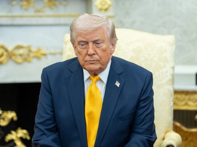 Ο Ντόναλντ Τραμπ «παγώνει» τις επιθέσεις σε ενεργειακούς στόχους του Ιράν