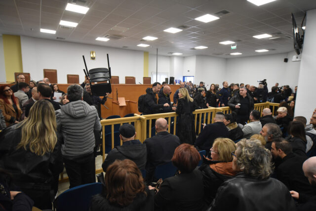 Ξεκινά πάλι η δίκη για τα Τέμπη