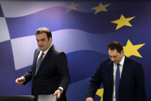 Εξειδίκευση μέτρων στήριξης: Τι ισχύει για επιδότηση σε diesel, fuel pass, εκπτώσεις στα ακτοπλοϊκά