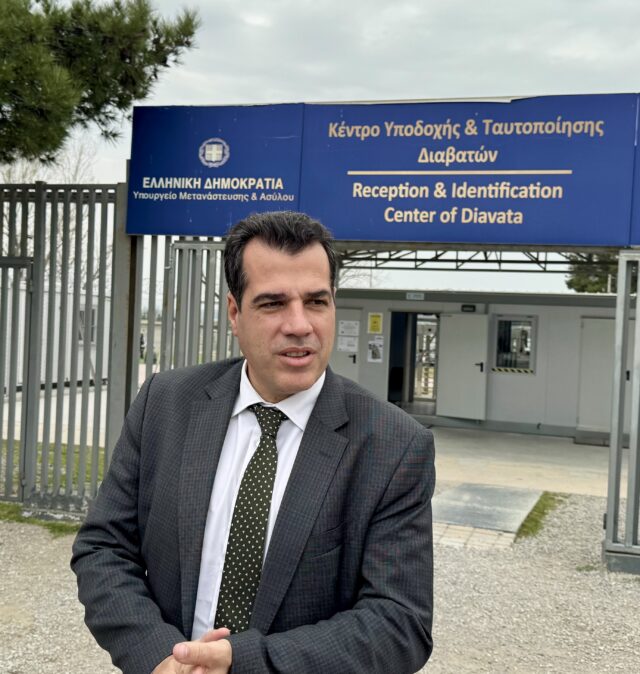 Δομές φιλοξενίας μεταναστών επισκέφτηκε ο Θάνος Πλεύρης