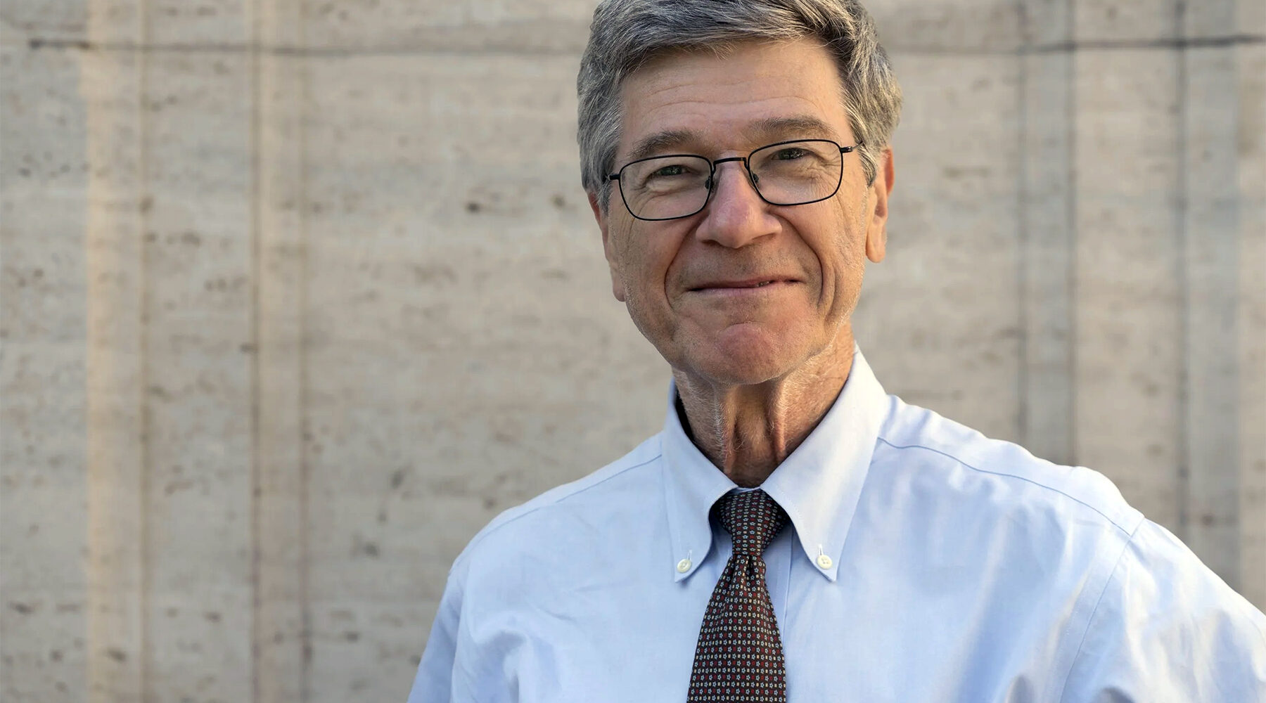 Jeffrey Sachs: «Πιθανότατα και η Ελλάδα θα συρθεί στον πόλεμο με το Ιράν»