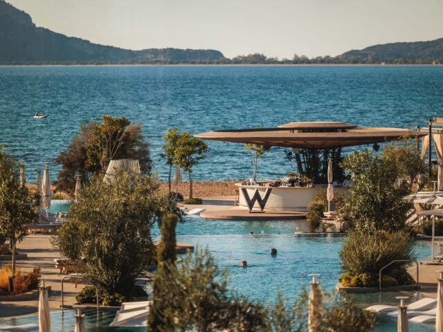 Η νέα σεζόν στο W Costa Navarino επαναπροσδιορίζει το μεσογειακό lifestyle