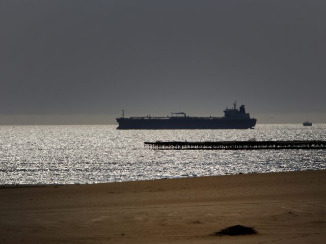 Ιράν: Χτυπήθηκε πετρελαιοφόρο των ΗΠΑ – «Φλέγεται» στον Κόλπο