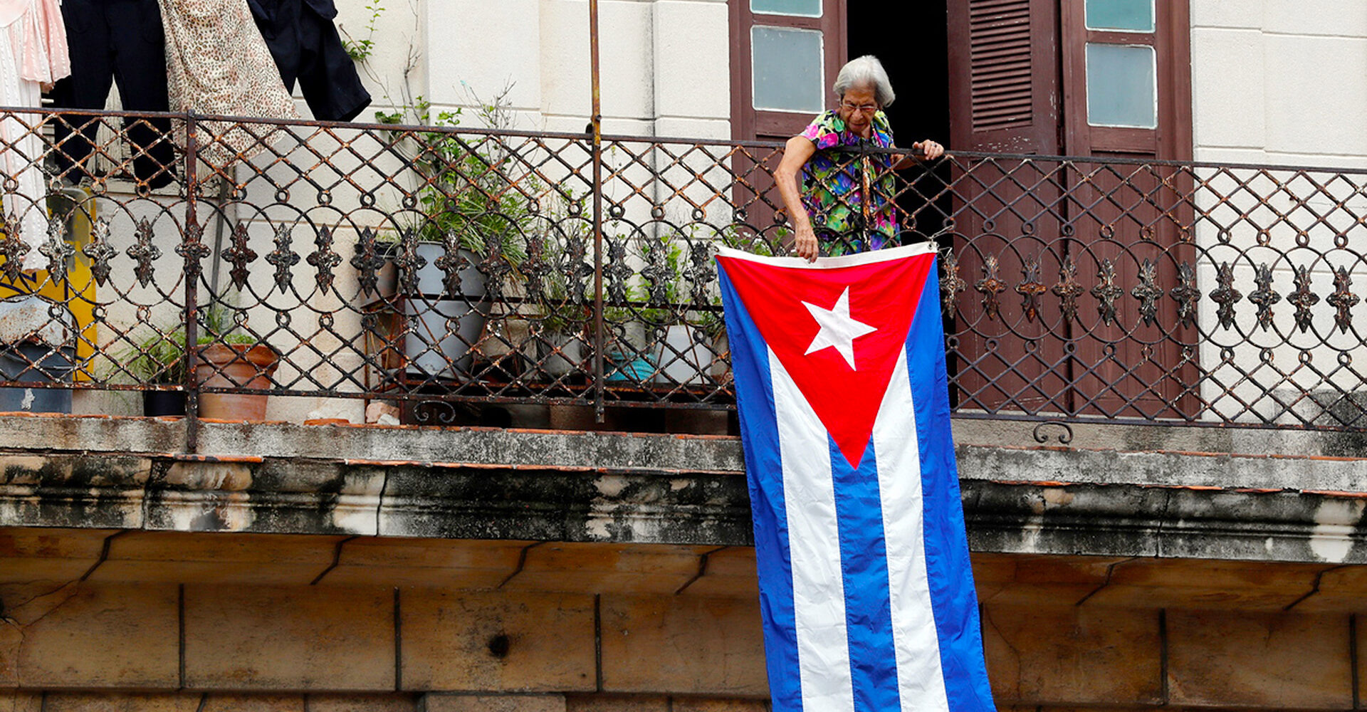 Nuestra América: Ένα παγκόσμιο κύμα αλληλεγγύης σπάει τον αποκλεισμό της Κούβας