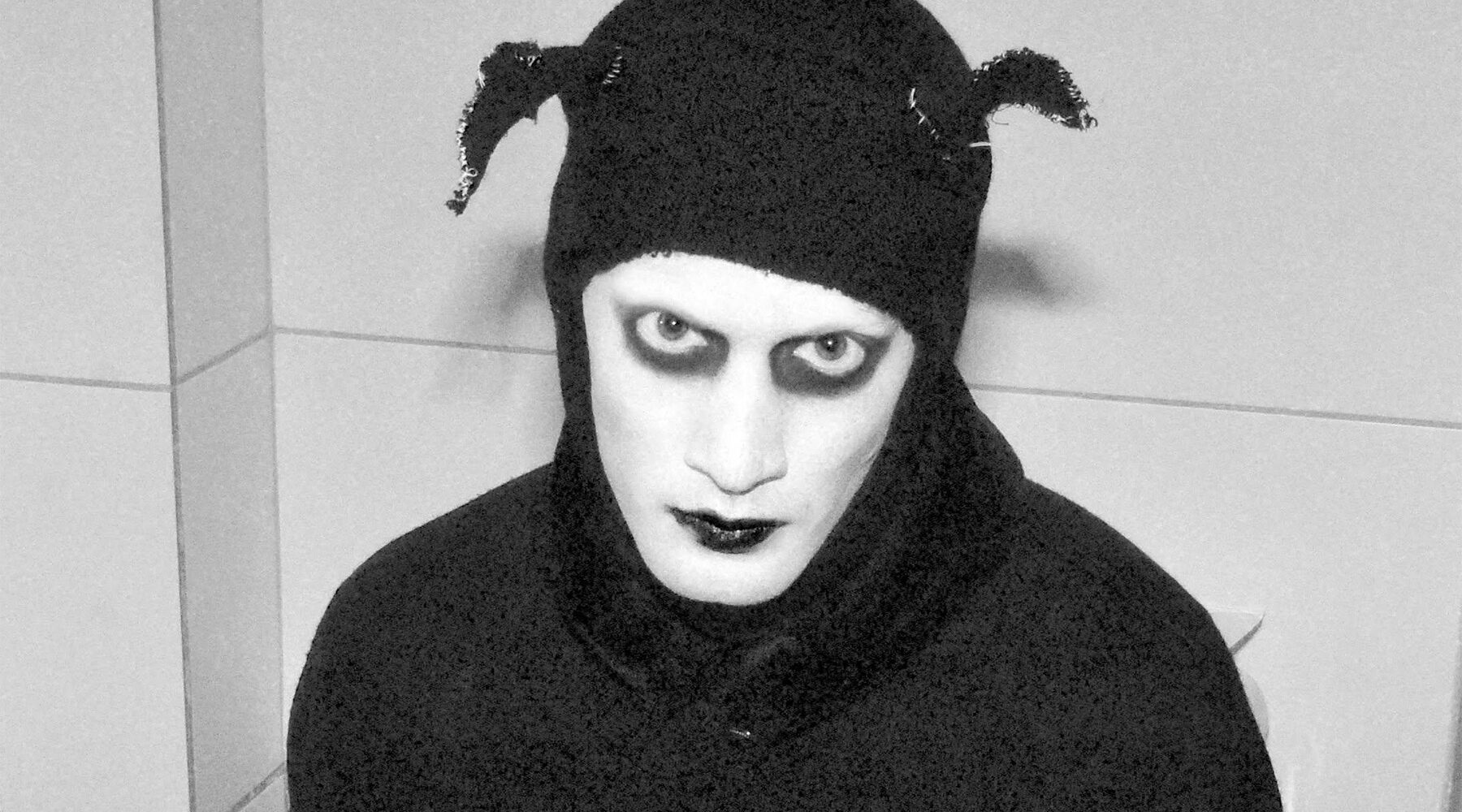 O Eddie Dark ονειρεύεται να πάει στη Χαβάη