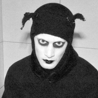 O Eddie Dark ονειρεύεται να πάει στη Χαβάη