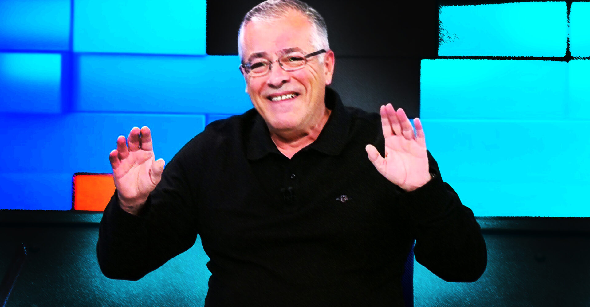 Δευτέρα και ο Νίκος Μάνεσης συνεχίζει να ασκεί το επάγγελμα του δημοσιογράφου 