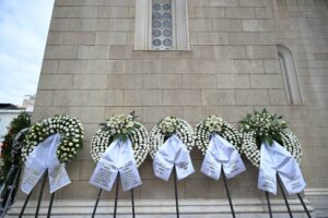 Ο καλλιτεχνικός κόσμος αποχαιρέτησε τη Μαρινέλλα σήμερα