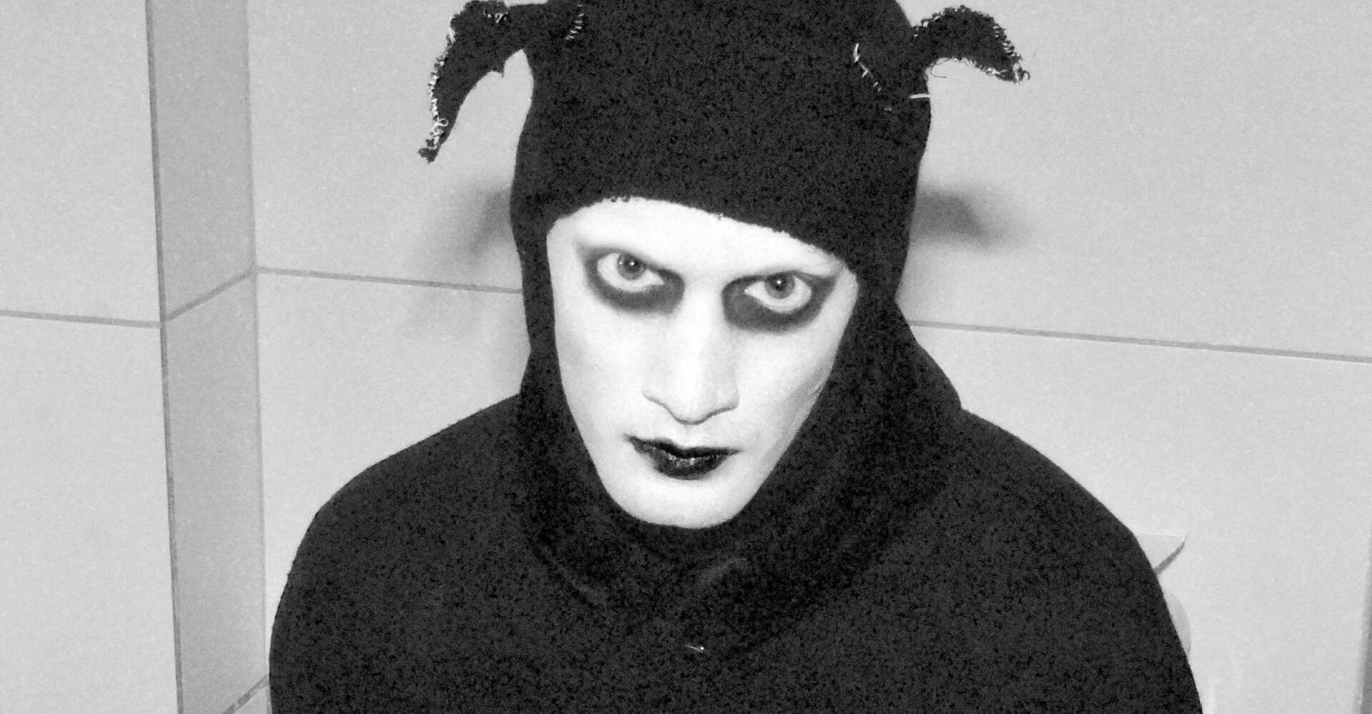 O Eddie Dark ονειρεύεται να πάει στη Χαβάη