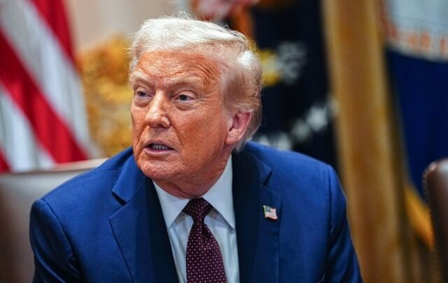 Ο πρόεδρος Τραμπ ισχυρίζεται πως το Ιράν ευθύνεται για τον βομβαρδισμό του σχολείου στη Μινάμπ