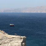 Τρία πλοία δέχθηκαν επίθεση στα Στενά του Ορμούζ