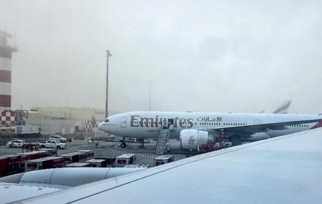 Τα ΗΑΕ κλείνουν προληπτικά τον εναέριο χώρο τους