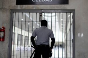 Το κοινοβούλιο του Ελ Σαλβαδόρ ενέκρινε τη θέσπιση ποινής ισόβιας κάθειρξης για ανήλικους κακοποιούς