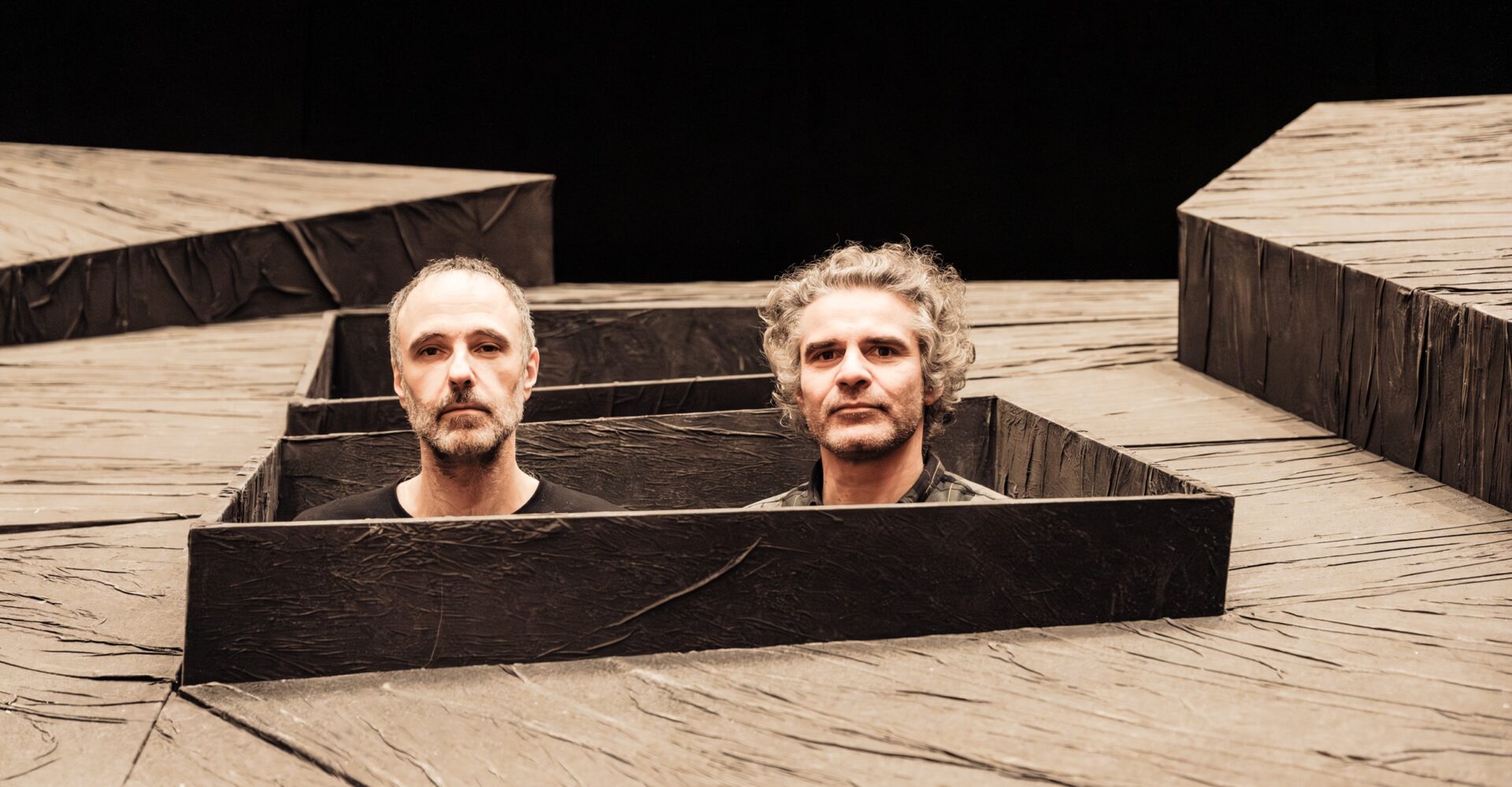 Χαράλαμπος Γωγιός & Σάββας Στρούμπος: «Σκάβοντας» στο σκοτάδι του Κάφκα