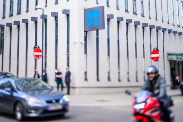 Τα Ηνωμένα Αραβικά Εμιράτα αποχωρούν από τον ΟΠΕΚ
