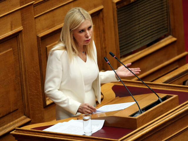 Τηλεφώνημα για βόμβα στο γραφείο της Φωτεινής Αραμπατζή