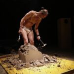 Ο Yann Marussich για πρώτη φορά στην Αθήνα με την performance AGOKWA