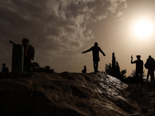 Νέο κύμα σαχαριανής σκόνης «σαρώνει» τη χώρα