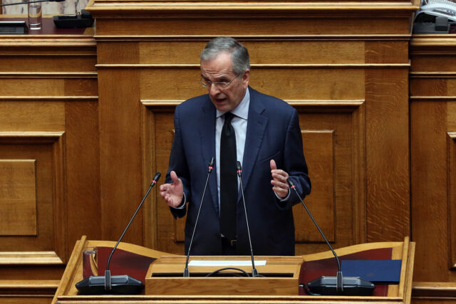 Αντώνης Σαμαράς: «Κύριε πρωθυπουργέ, έχει διερευνήσει κάποια υπηρεσία γιατί με παρακολουθούσαν;»