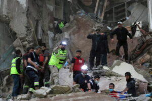 Το Ιράν θα αποσυρθεί από τη συμφωνία εκεχειρίας αν συνεχιστούν οι ισραηλινές επιθέσεις στον Λίβανο.